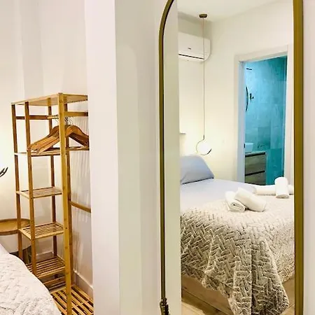 New Luxurious Studio With Patio/center Apartment